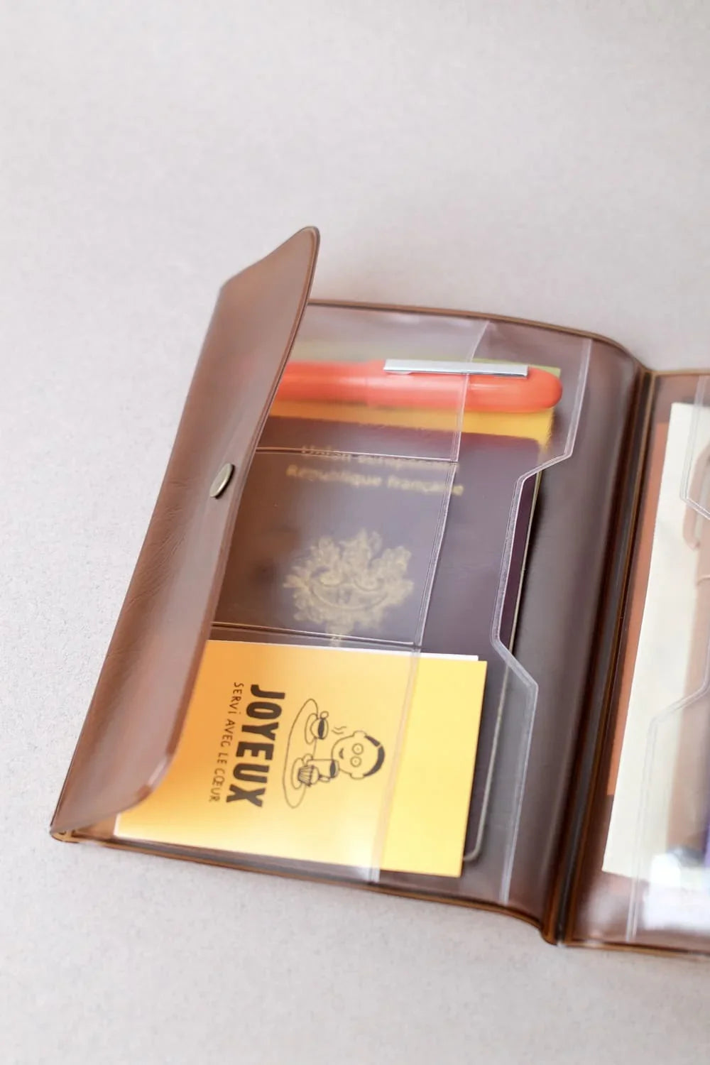 Travel Organizer - Clear & Clear Brown - Nähe