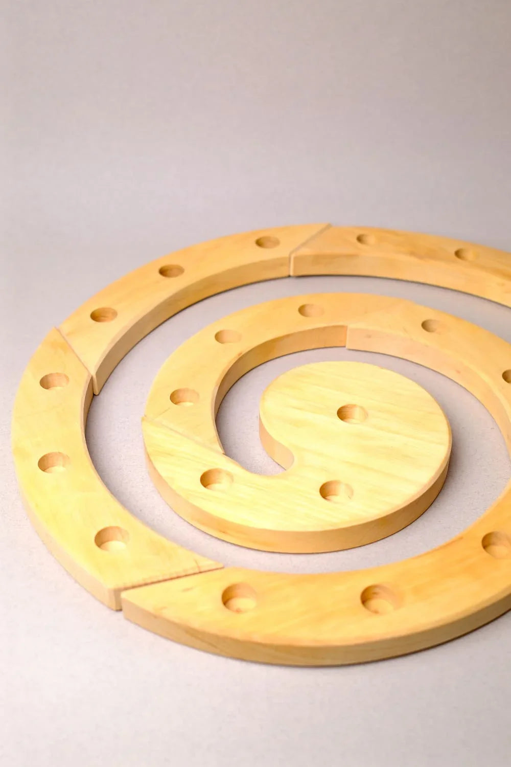 Spirale de célébration en bois naturel – Grimm’s