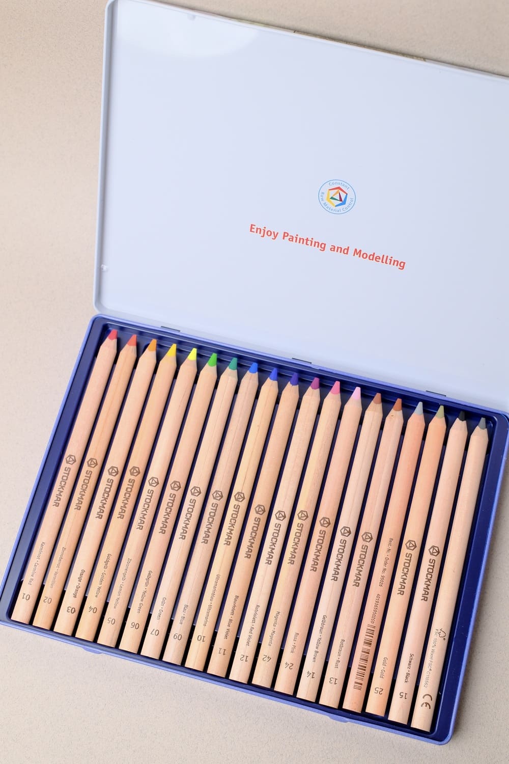 Boite de 18+1 Crayons de Couleurs Triangulaires - Stockmar