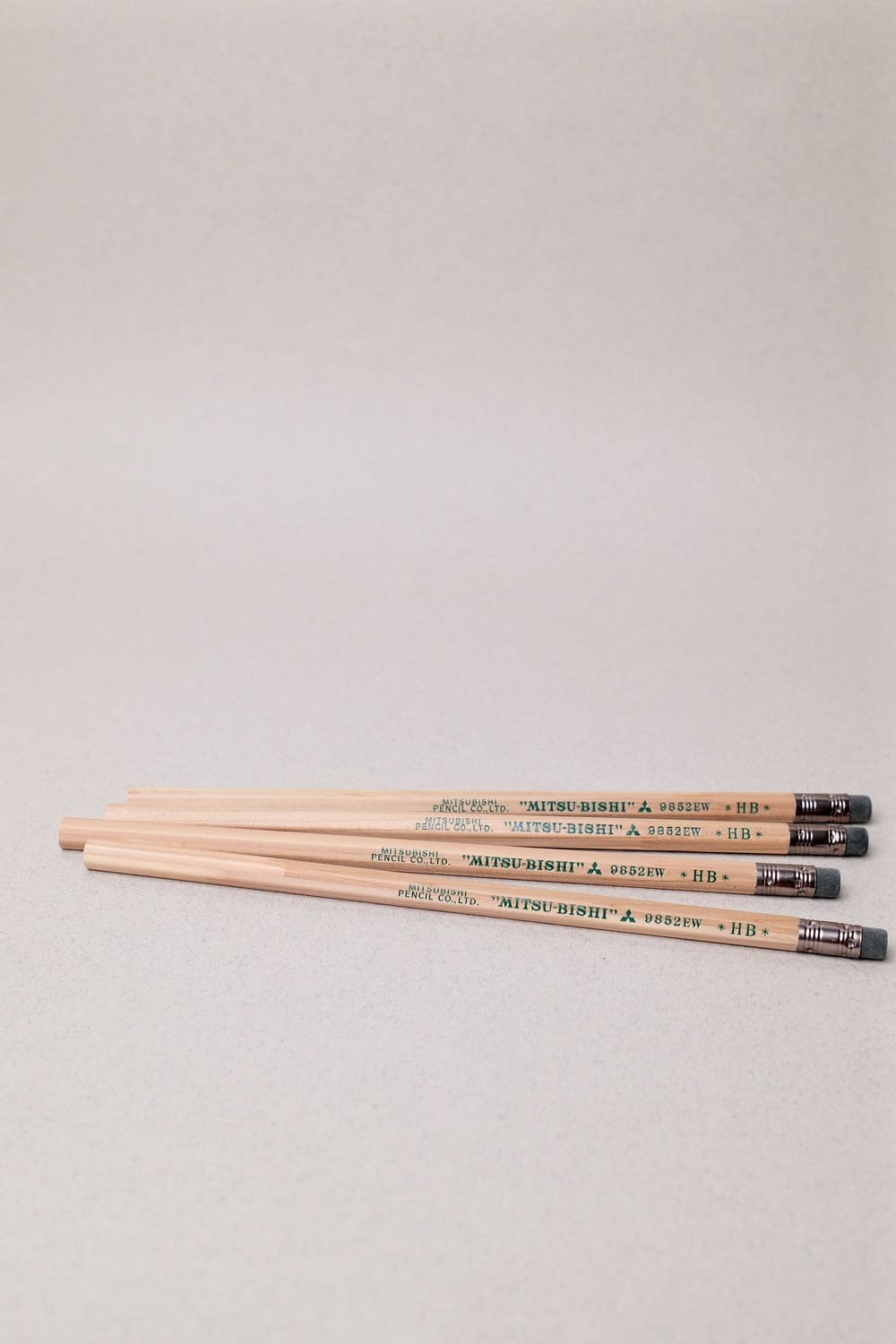 Crayons de Papier HB avec Gomme - En Lot ou à l&