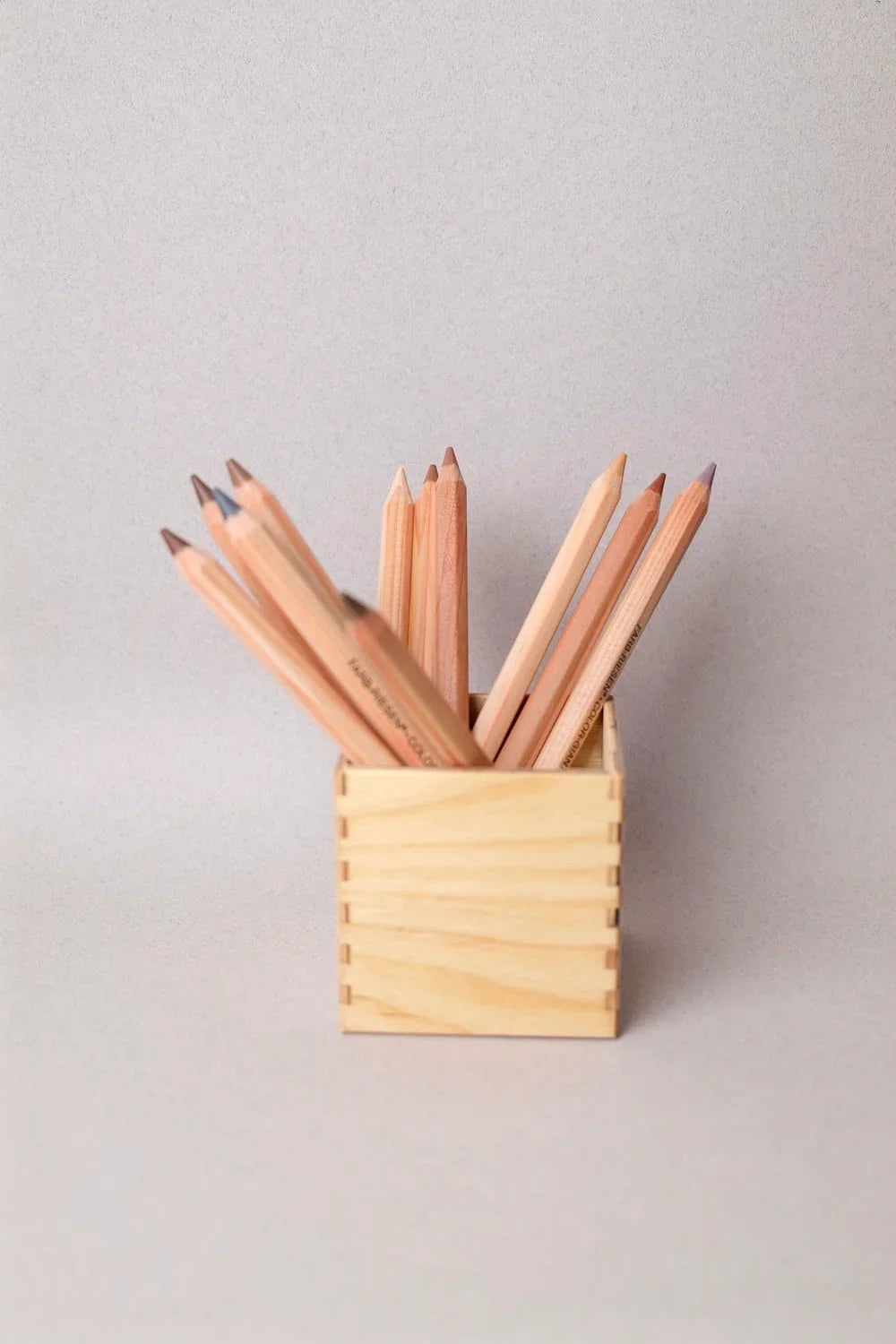 Crayons de couleurs COLOR GIANTS SKIN TONES - Lyra