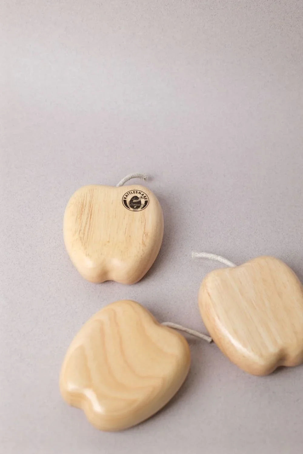 Shaker Pomme en bois - Corvus/Kids at Work