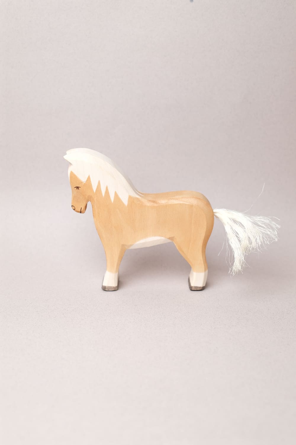 Cheval en bois - Ostheimer