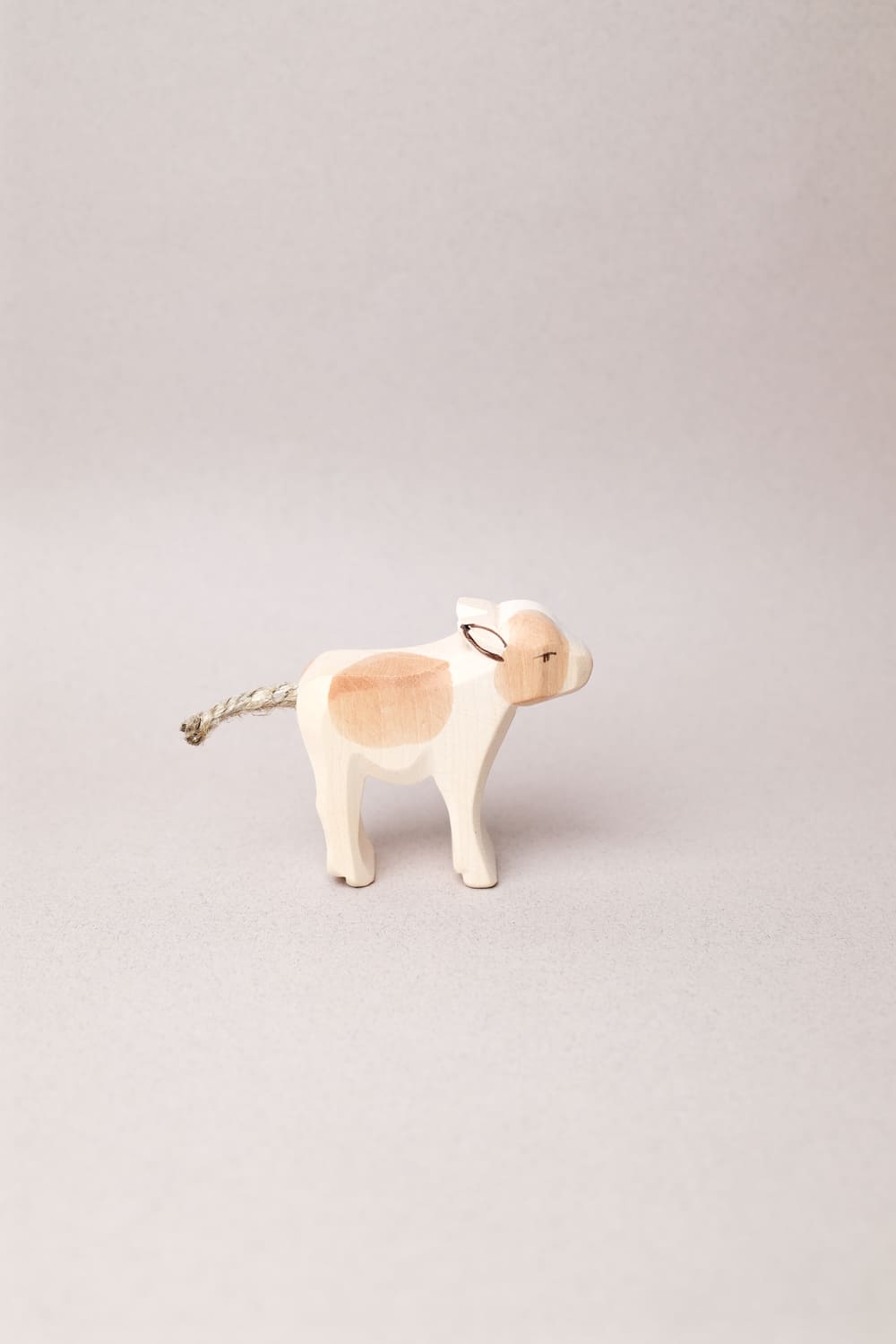 Veau Brun Debout - Ostheimer