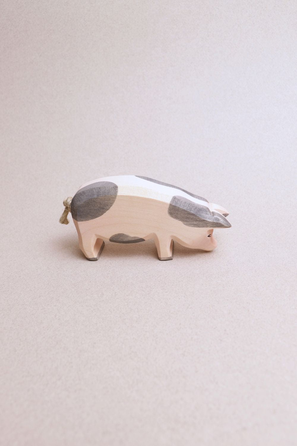Cochon tacheté tête baissée - Ostheimer